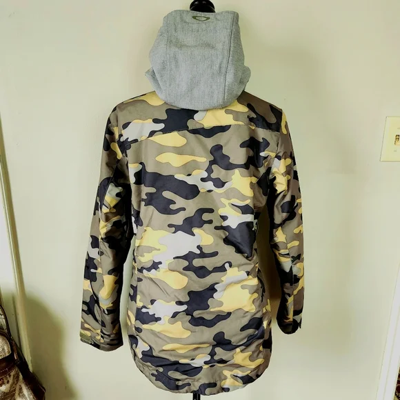 OAKLEY Green Camo Snowboard Jacket XS (EUC) - Picture 3 of 14